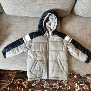 Boys Size 4t like new Nike winter jacket. Fleece lined